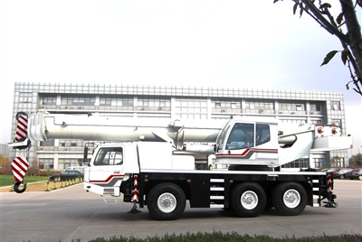 QAY55E全路面起重機